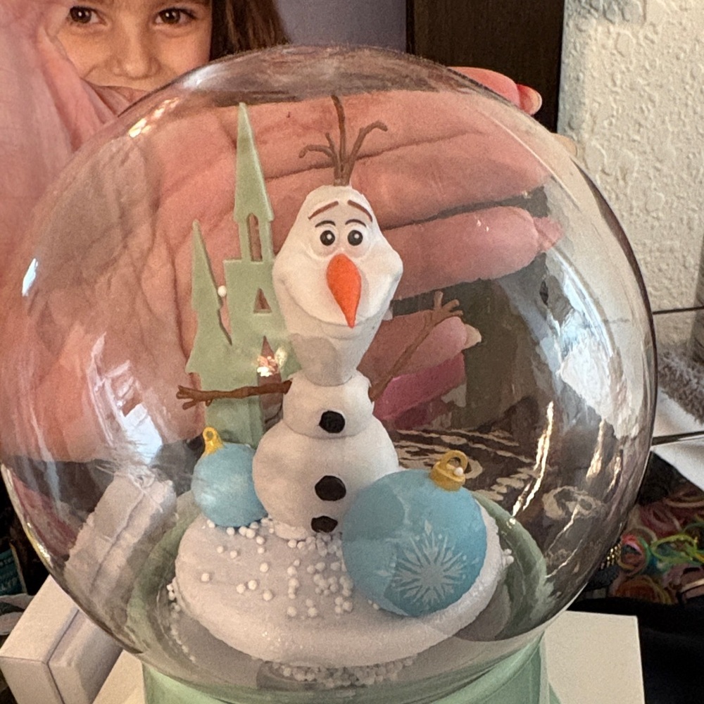Frozen Olaf Snow Globe